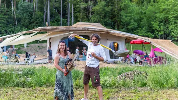 Schufen ein außergewöhnliches Bauprojekt: Katja Oswald und Architekt Wolfgang Lackner