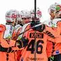 VILLACH,AUSTRIA,30.DEC.25 - ICE HOCKEY - ICE Hockey League, Villacher SV vs Graz 99ers. Image shows the rejoicing of Graz 99ers.  
Photo: GEPA pictures/ Matthias Trinkl