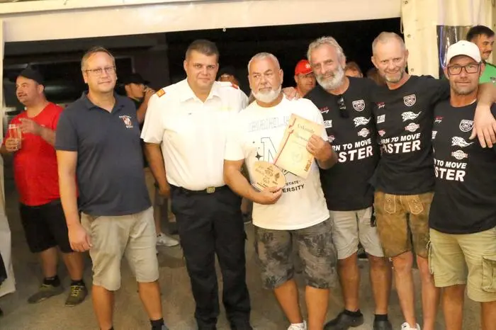 Viel Spaß war beim Birkenstock-Turnier angesagt, bei dem unter 22 Mannschaften die „Plankenklescher“ aus Völkermarkt die Nase vorne hatten.