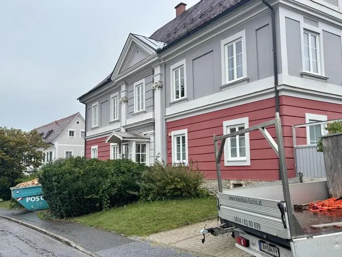 Das historische Gebäude (aus dem Jahr 1640) nahe dem Schloss Gleinstätten wird derzeit für das neue Gesundheitszentrum adaptiert. Anfang 2027 soll die Primärversorgungseinheit der Elisabethinen hier eröffnen