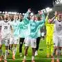 ABD0085_20251115 - LIMASSOL - ZYPERN: Spieler der österreichischen Nationalmannschaft jubeln am Samstag, 15. November 2025, nach Ende des Spiels zur WM-Qualifikation, Gruppe H, 9. Runde, zwischen Zypern und Österreich im Alphamega Stadion in Limassol. - FOTO: APA/GEORG HOCHMUTH
