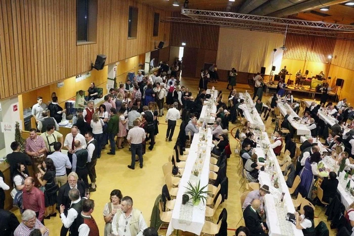 ...im großen Veranstaltungszentrum in Ottendorf an der Rittschein.