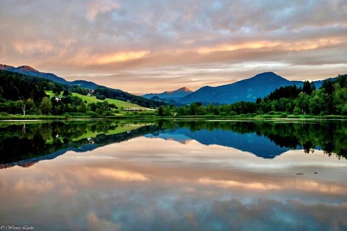 Furtnerteich mit Blick zum Greim, fotografiert von Werner Lückl.