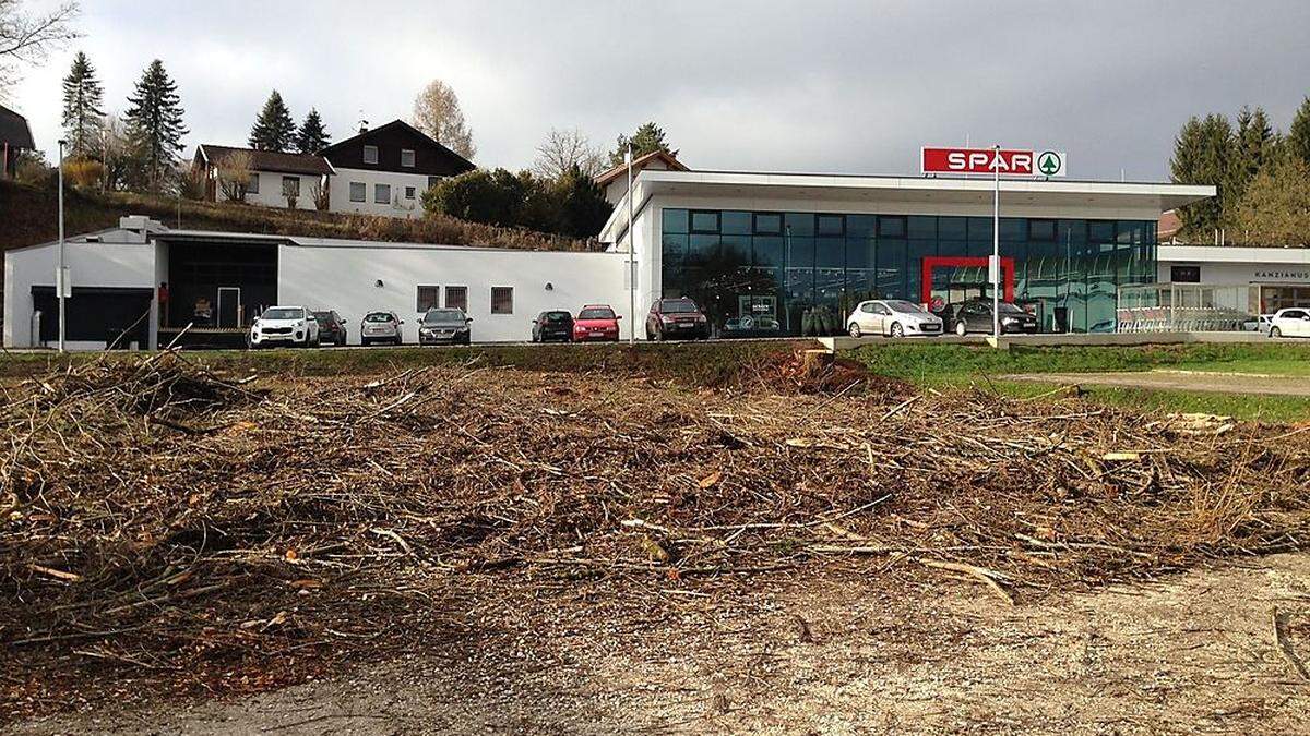 Vor dem Spar-Supermarkt in St. Kanzian entstehen 40 neue Parkplätze für die Kunden