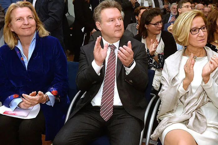 Außenministerin Karin Kneissl (FPÖ), der Wiener Bürgermeister Michael Ludwig (SPÖ) und Niederösterreichs Landeshauptfrau Johanna Mikl-Leitner (ÖVP)