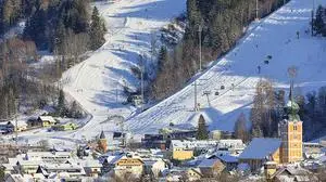 Am Zielhang der Planai (rechts) wird am kommenden Dienstag der Damen-Nachtslalom ausgetragen