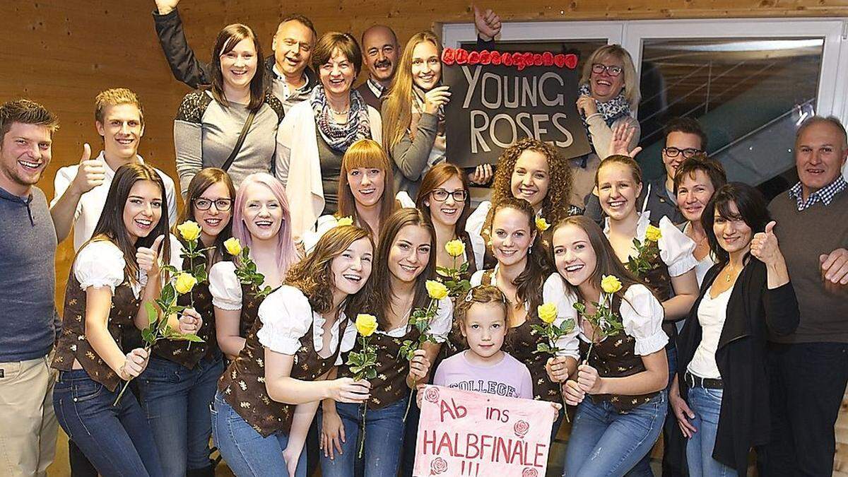 &quot;Young Roses&quot; mit Fans beim Public Viewing in St. Margareten