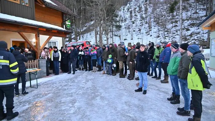 19 Moarschaften traten bei bestem Eis und kaltem Wetter an, um den Marktpokal der Marktgemeinde Kalwang im Eisschießen zu gewinnen.