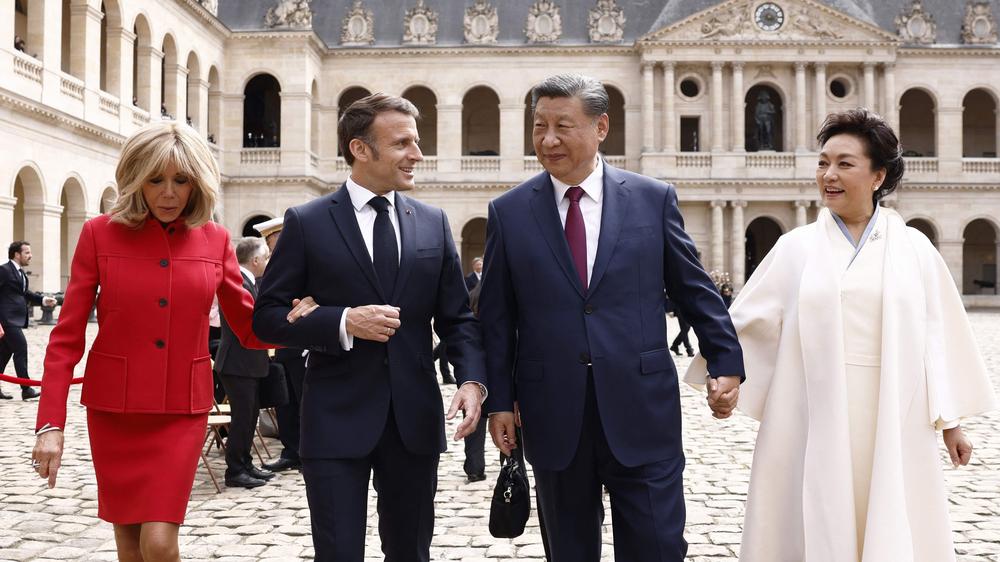 Brigitte Macron mit ihrem Ehemann, Frankreichs Präsident Emmanuel Macron, Chinas Präsident Xi Jinping mit Ehefrau Peng Liyuan