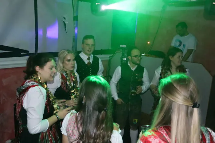 Für die musikalische Abwechslung zu den Hafendorfern sorgte DJ MXS in der Disco.