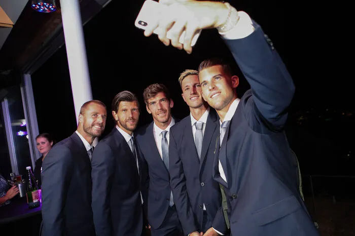 Selfie des Österreich-Teams: Oliver Marach, Jürgen Melzer, Gerald Melzer, Dennis Novak und Dominic Thiem 