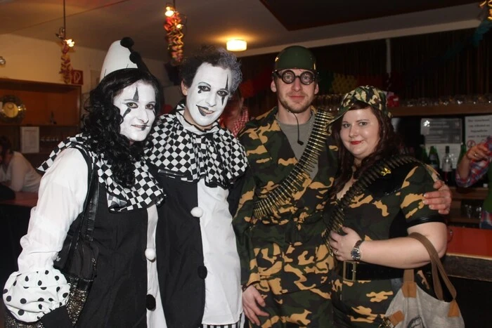 Klicken Sie sich durch die Ball-Bilder