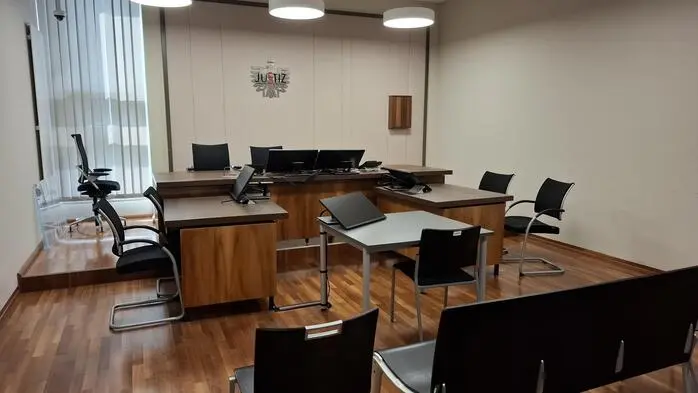 Wegen Beleidigung sitzen zwei Frauen auf der Anklagebank im Bezirksgericht Weiz 
