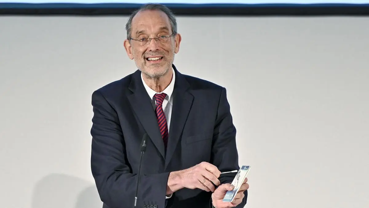 ABD0018_20210109 - WIEN - STERREICH: Corona: Bildungsminister Heinz Fa§mann (VP) am Samstag, 9. Jnner 2021, im Rahmen der Pressekonferenz "Testoffensive an Schulen" in Wien. - FOTO: APA/HERBERT NEUBAUER
