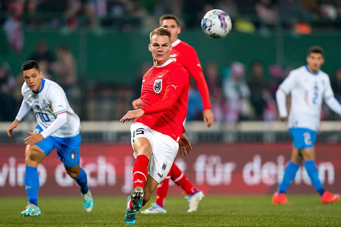Philipp Lienhart: 4. Im Klub mischt der Niederösterreicher mit Freiburg die deutsche Bundesliga auf, auch gegen Italien lieferte er eine sehr ordentliche Leistung ab. Lienhart ließ mit Innenverteidiger-Kollege Alaba wenig anbrennen.