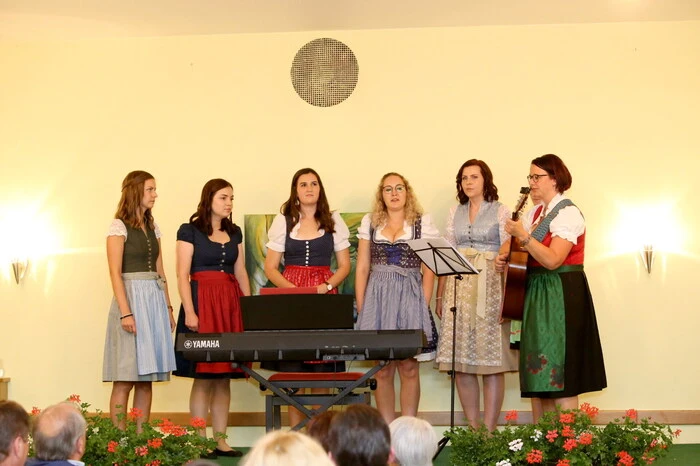 Neben dem Veranstalter wirkten weiters der Männergesangsverein Lölling, der „Löllinger Viergesang“, die „Young Voices“ (Foto) sowie das Alt-Steirer-Trio „Lemmerer“ mit. 