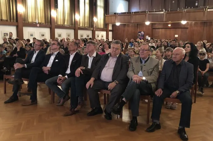 Unter den Projekten befanden sich unter anderem ein ferngesteuertes Auto und eine intelligente WC-Brille.