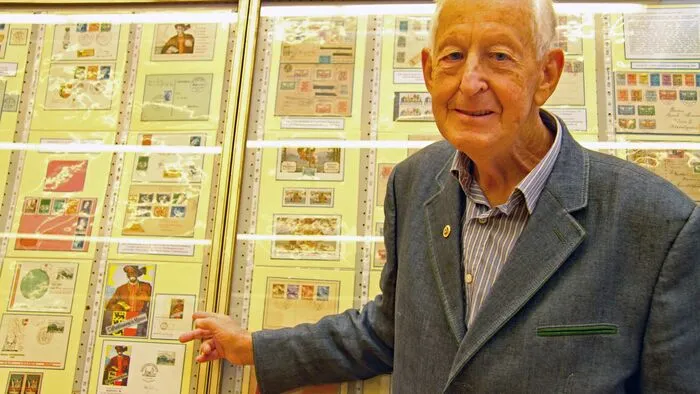 Obmann Otto Poms vom Briefmarkensammelverein Frantschach/St. Gertraud kann mit der sehenswerten Schau wahrlich sehr zufrieden sein. 