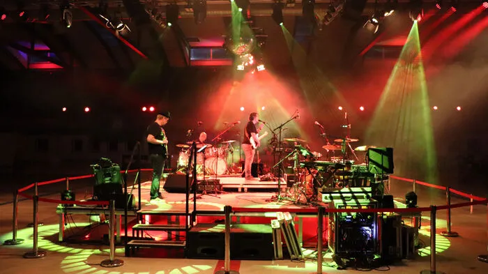 Markus Wutte und Band mit Gernot Pasi (Bass) und Werner Groisz (Drums).