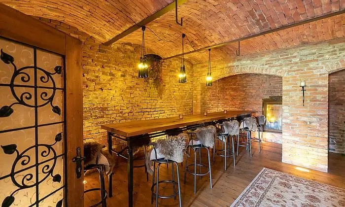 Im renovierten Keller ist Platz zum Zusammenkommen