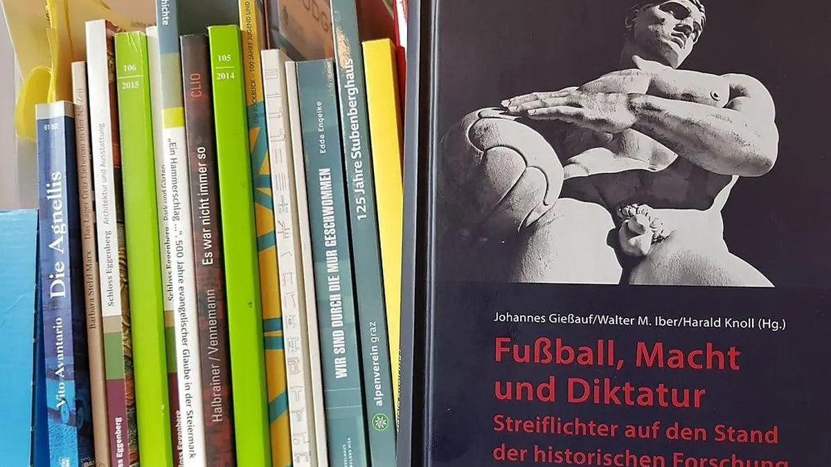 Johannes Gießauf, Walter M. Iber und Harald Knoll, "Fußball, Macht und Diktatur - Streiflichter auf den Stand der historischen Forschung, StdienVerlag, Graz 2014