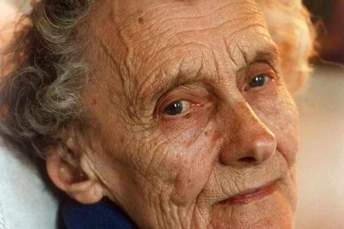 ASTRID LINDGREN - Die weltweit wohl berühmteste Schwedin hat den Alternativen Nobelpreis 1994 erhalten. Die Stiftung verlieh der Kinderbuchautorin den nicht dotierten Ehrenpreis für ihren "lebenslangen Kampf für die Rechte von Kindern".  