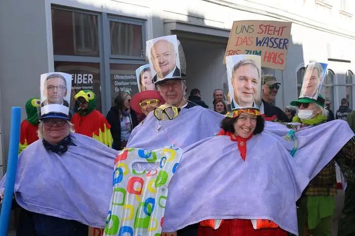 Manche nahmen Bezug auf politisches Geschehen..