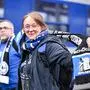 Fans von Arminia Bielefeld mit Schals und Trikots | Bei den Bielefeld-Fans herrscht Zuversicht