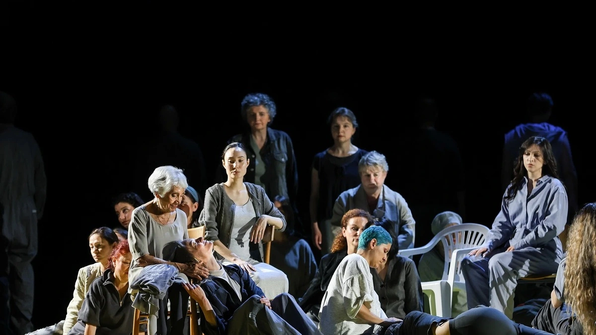 Ensemble von „The Gospel According to the Other Mary“