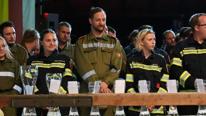 Nach der Siegerehrung des Abschnittsleistungsbewerb Glantal feierten die Kameraden der Feuerwehren ihre Erfolge beim Feuerwehrfest in der Festhalle Graßdorf. 