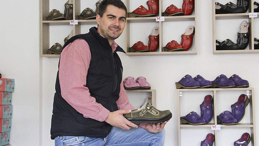 Mario Petrovic ist der Designer des Lederhosenpantoffels