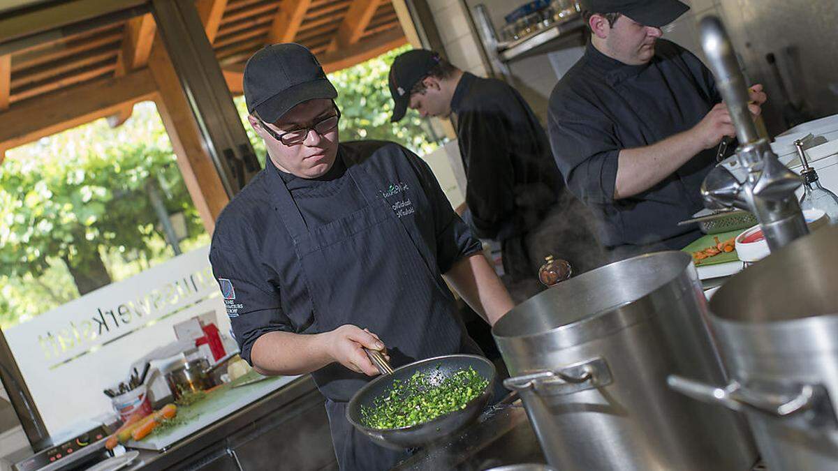 Mitarbeiter in der Oberkärntner Gastronomie hoffen auf baldigen Arbeitsbeginn