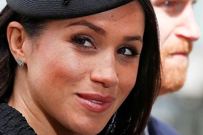 Make-up. Andere Prioritäten als Schwägerin Catherine: mehr Rouge und Lippenstift, dafür weniger Kajal.
