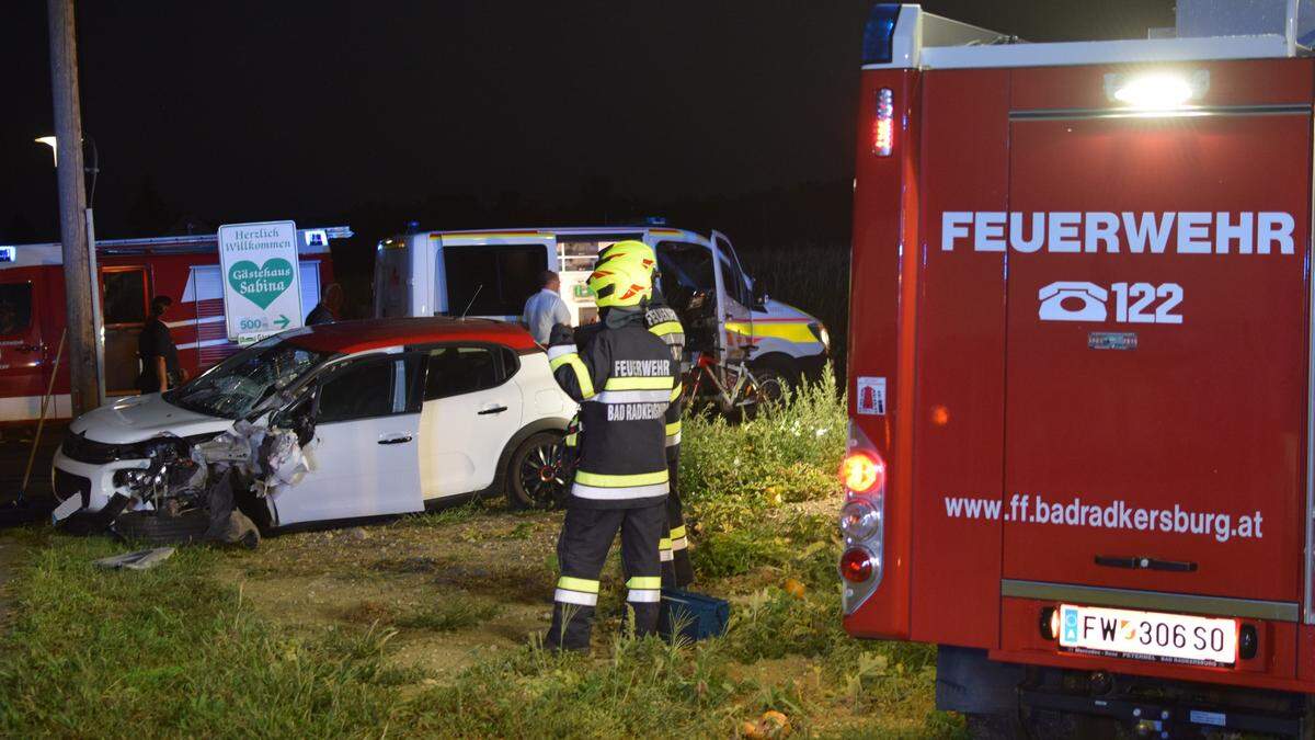 Die Lenkerin des Pkw wurde unbestimmten Grades verletzt