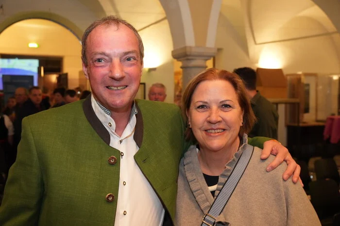 Christian Ebner (ehemaliger Kapellmeister der Stadtkapelle Spittal) mit Gattin Ulli (Volksschuldirektorin in Molzbichl) 