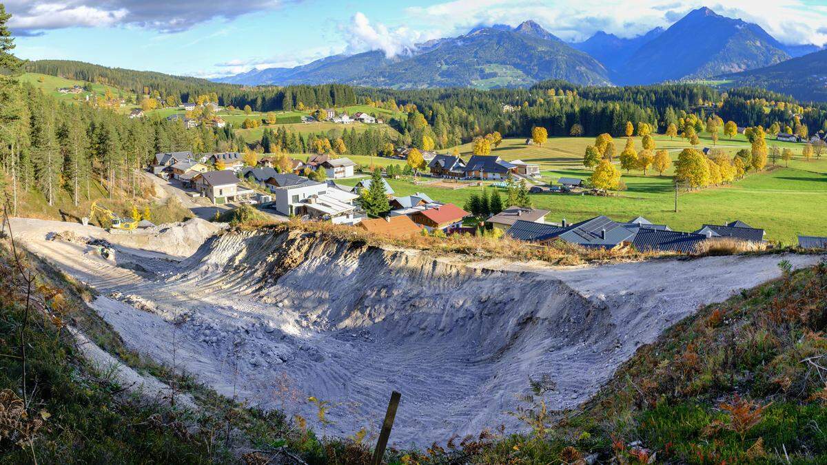 Es sei „Schladming größte Schottergrube“, sagen die Nachbarn mit Galgenhumor