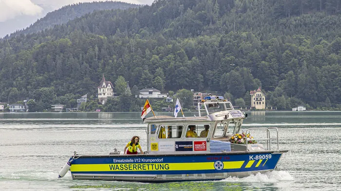 Festakt am Wasser: Die Einsatzstelle Krumpendorf feierte die Bootstaufe seines "Seestern III".