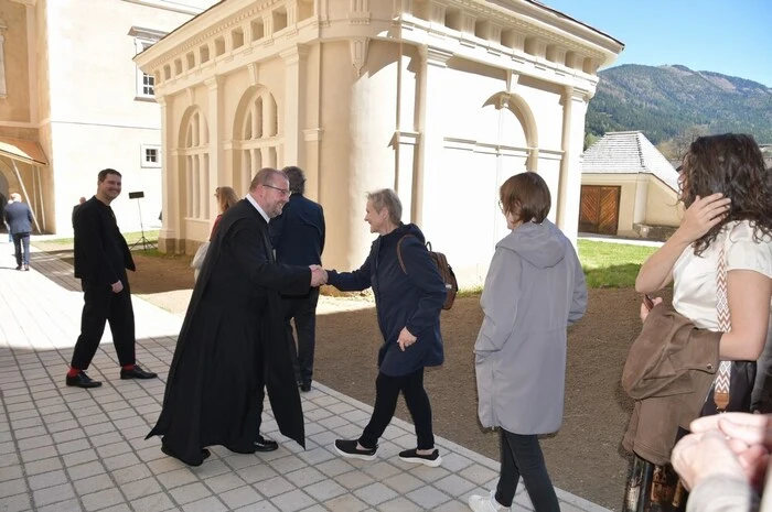 Einblick in die Neuausrichtung der Ausstellung gab Prior Pater Gerwig Romirer. 