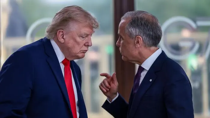 Mark Carney (rechts) hatte die Wahl in Kanada mit seinem Anti-Trump-Kurs gewonnen 