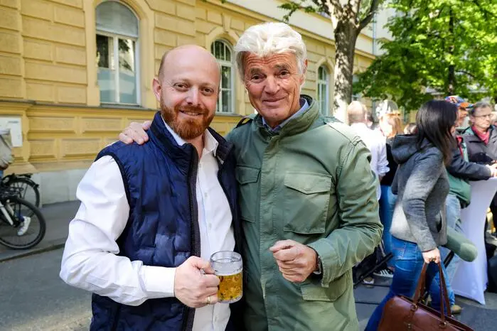 Auch prominente Gäste ließen sich blicken, wie Charly Temmel ....