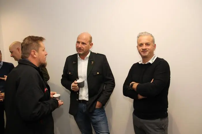 Klicken Sie sich durch die Fotos vom Business-Frühstück in der Raiffeisenbank Lipizzanerheimat