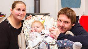 Heike Fortin und Andreas Fasch mit ihrer kleinen Jessica | Heike Fortin und Andreas Fasch mit ihrer kleinen Jessica