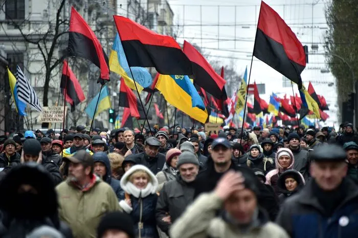 Die Organisatoren gehen von mehreren Zehntausend aus. Die Veranstaltung in der Dreimillionenstadt wurde von etwa 1.000 Polizisten gesichert.