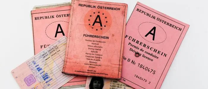 Eine Frau wies sich bei der Polizei mit einem gefälschten Führerschein aus (Sujetfoto)