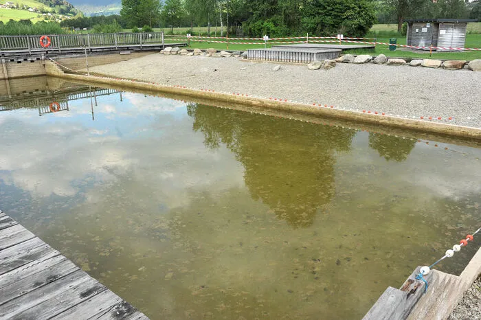 In der Mitte steht etwas Wasser