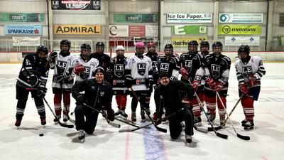 15 motivierte Eishockeyspielerinnen waren beim zweiten Training in der Eishalle Leoben dabei