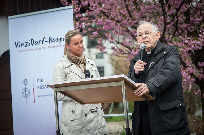 Vinziwerke-Gründer Pfarrer Wolfgang Pucher bezeichnete das neue Hospiz, das nun 24 Jahre nach dem Vinzidorf eröffnet wird, als „menschlichen Quantensprung“.