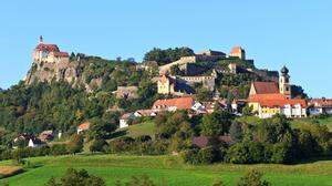 Blick auf die Burg und die Gemeinde Riegersburg | Riegersburg hat seit dem Vorjahr mehr als 5000 Einwohner.