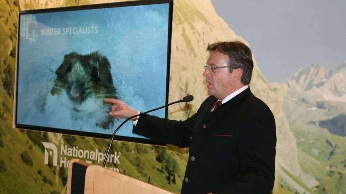 Landeshauptmann Günther Plattler bei der Eröffnung der Osttiroler Tourismuszentrale im November 2016