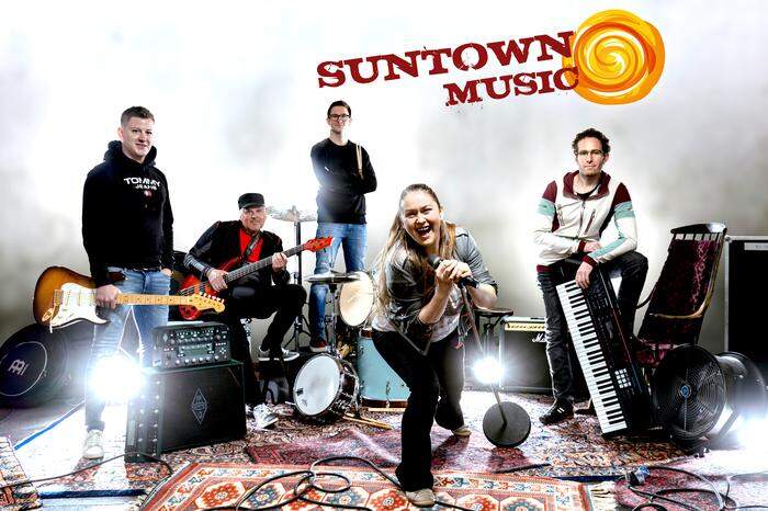 Mit Songs von Toto, Phil Collins, Tina Turner und mehr werden Besucher  von Suntown Music verwöhnt